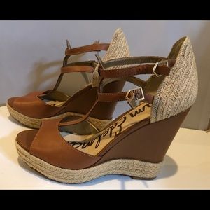 Barely worn espadrilles in cognac leather